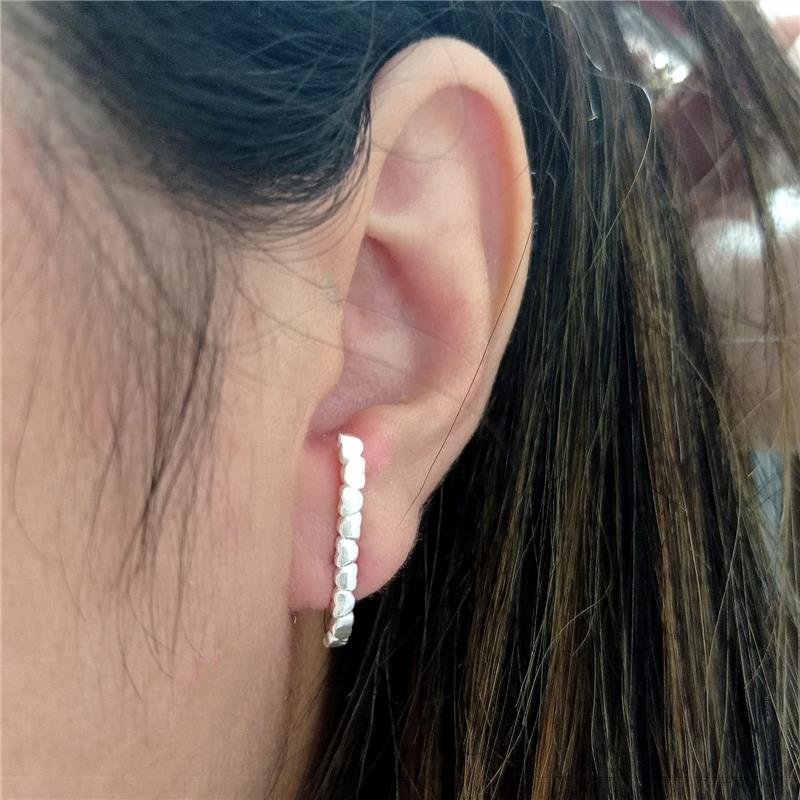 BRINCOS EARCUF CORAÇÕES PRATA 925
