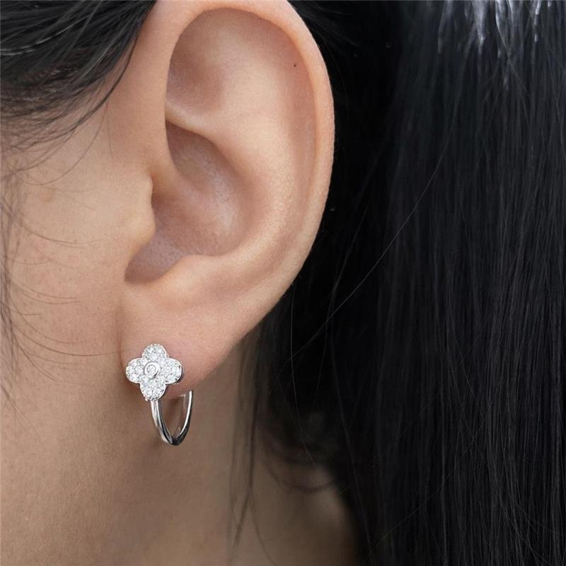 BRINCO INSPIRAÇÃO VANCLEEF MEIA ARGOLA PRATA 925