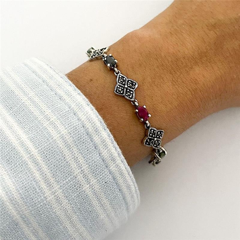 PULSEIRA PEDRAS RUBI, ESMERALDA, ONIX PRATA 925