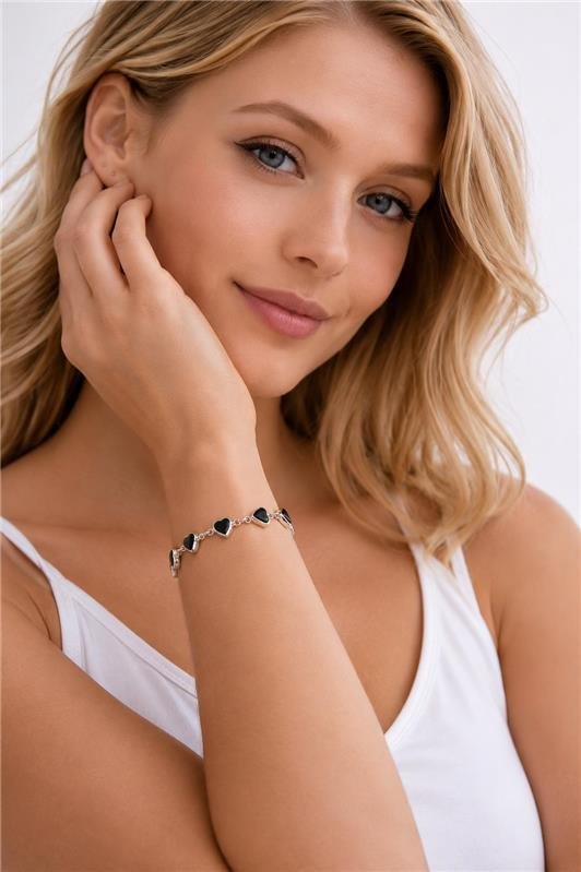 PULSEIRA CORAÇÕES ONIX PRATA 925