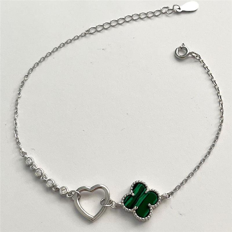 PULSEIRA VANCLEEF MALAQUITA E CORAÇÃO PRATA 925