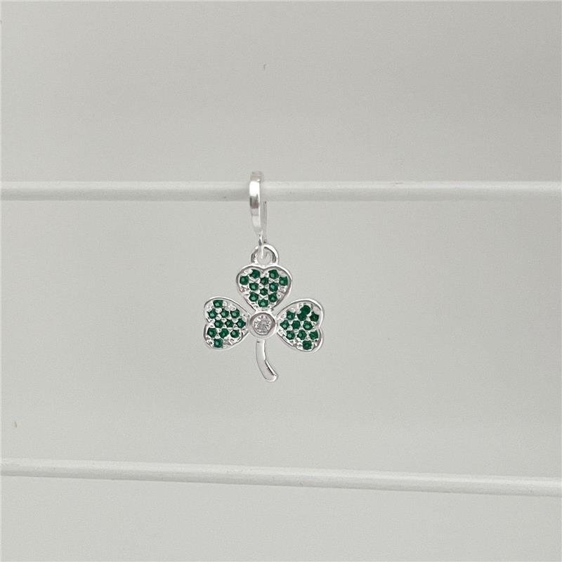 BERLOQUE TREVO CRAVEEJADO VERDE PRATA 925