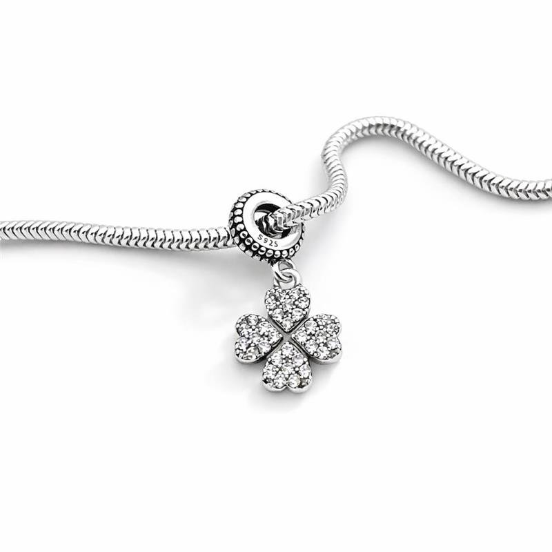 BERLOQUE TREVO CRAVEJADO PRATA 925 COM BANHO DE RÓDIO