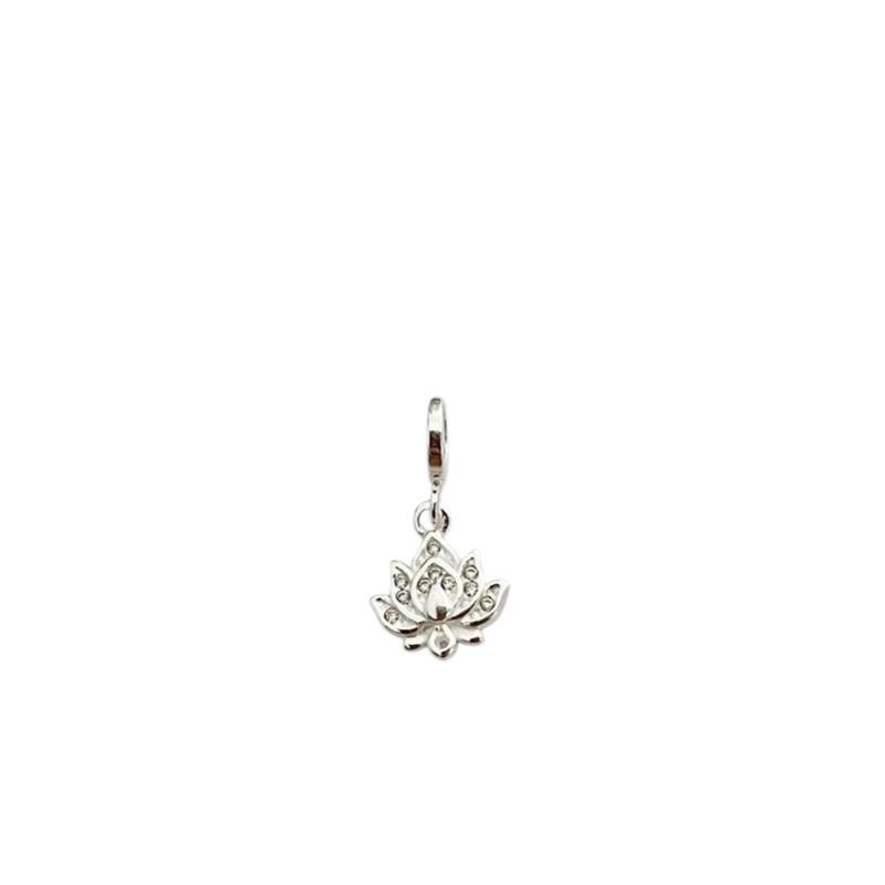 BERLOQUE FLOR DE LÓTUS EM PRATA 925 – PUREZA E ILUMINAÇÃO EM JOIA