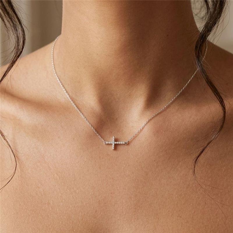 COLAR CRUZ CRAVEJADA PRATA 925