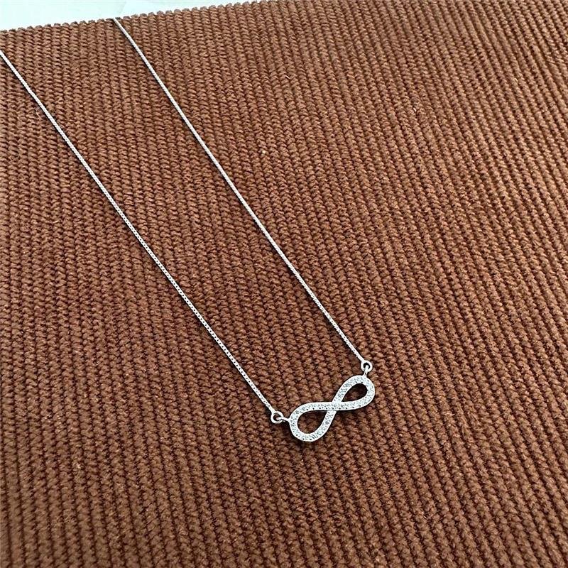 COLAR INFINITO CRAVEJADO PRATA 925