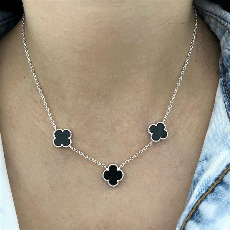 COLAR INSPIRAÇÃO VANCLEEF ONIX 3 TREVOS PRATA925