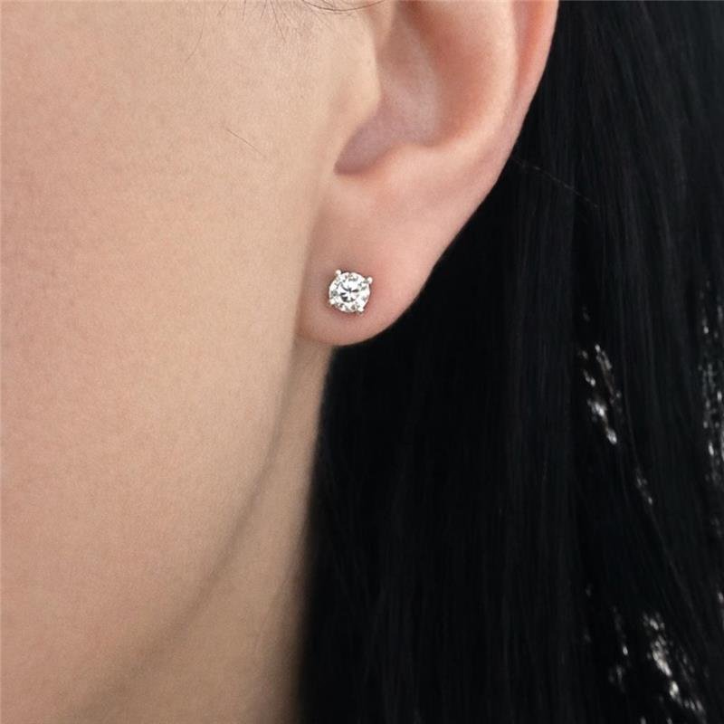 BRINCO MOISSANITE PONTO DE LUZ 4MM 4 GARRAS PRATA 925