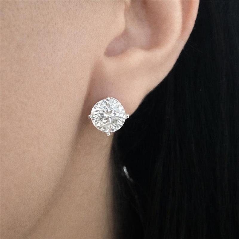 BRINCO MOISSANITE PONTO DE LUZ 8MM 4 GARRAS PRATA 925