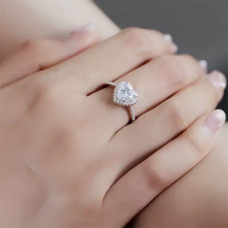 ANEL MOISSANITE CORAÇÃO CRAVEJADO PRATA 925